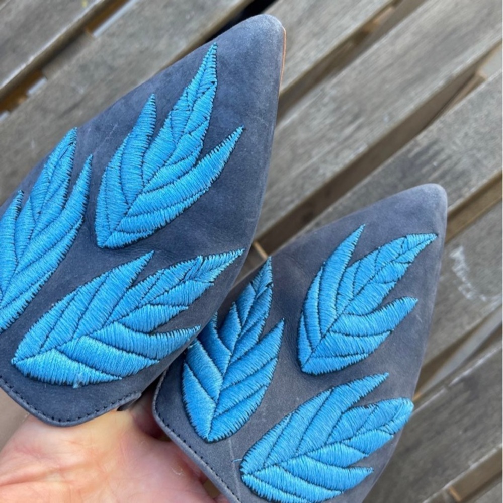 SCHUTZ || Navy Nubuck Flats w Blue Leaf || Size 9 - Picture 3 of 6